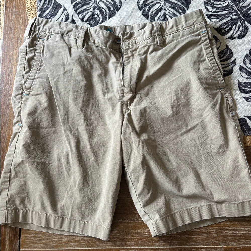 Tommy bahama men’s khaki shorts